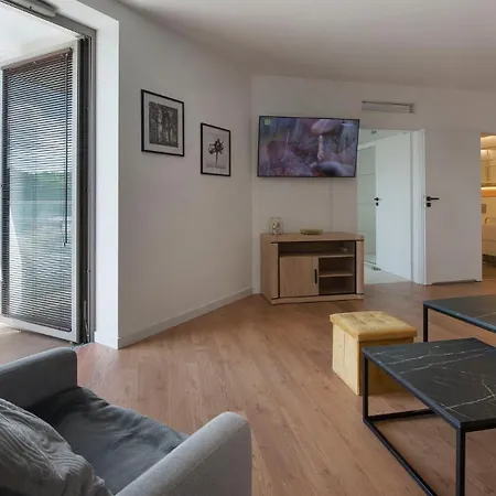 Apartament Premium Pinea 102 *
